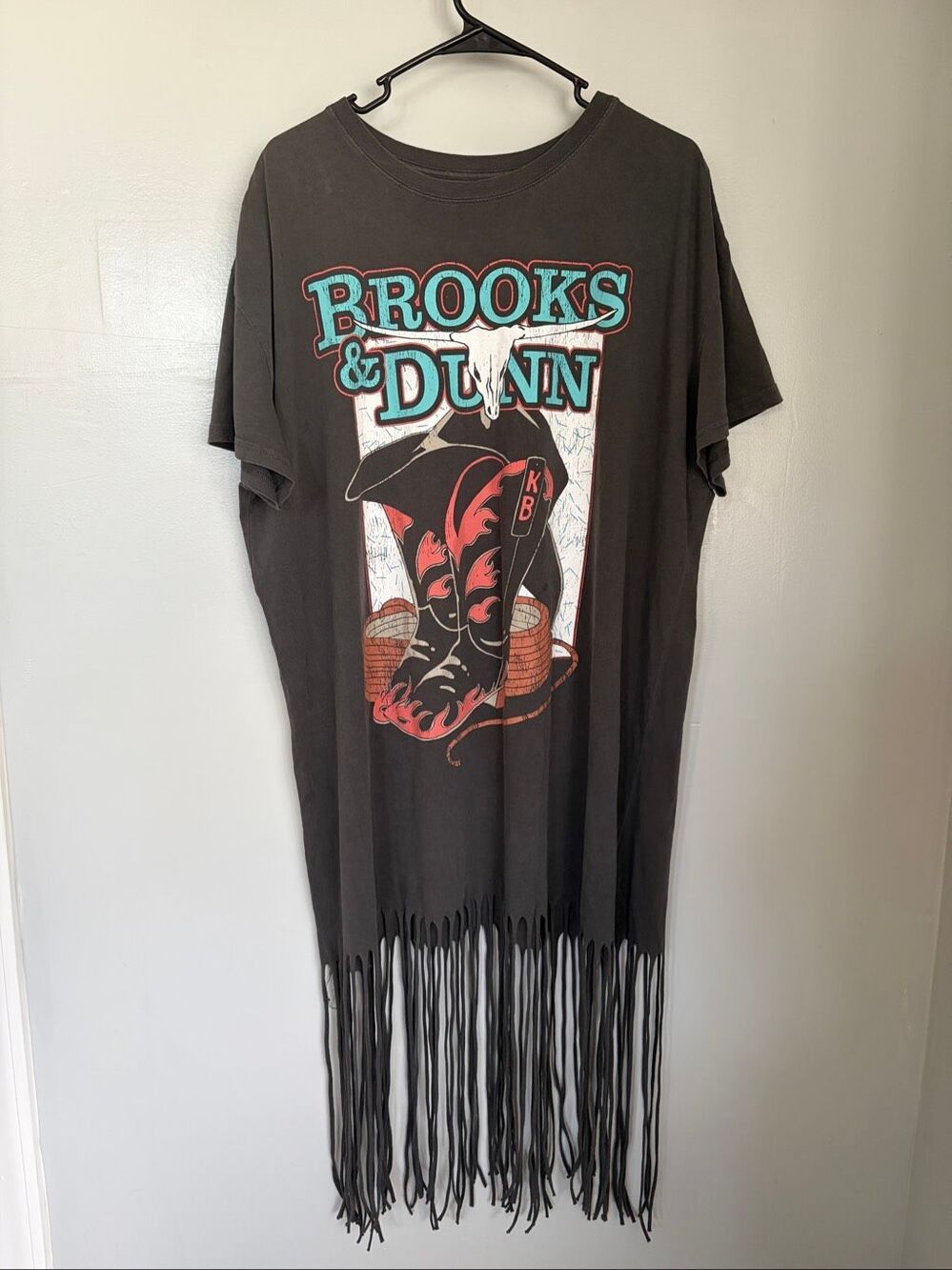 Brooks & Dunn Goodie Two Sleeves Oversized Fringe Graphic Tee XL